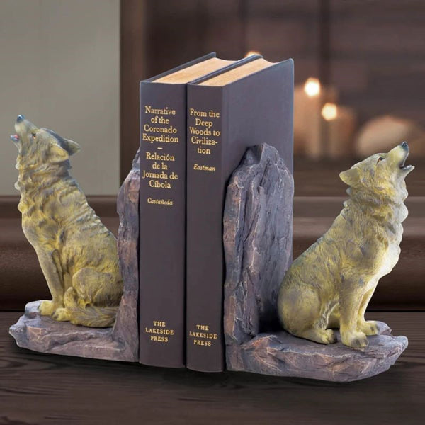 howling wolf bookends