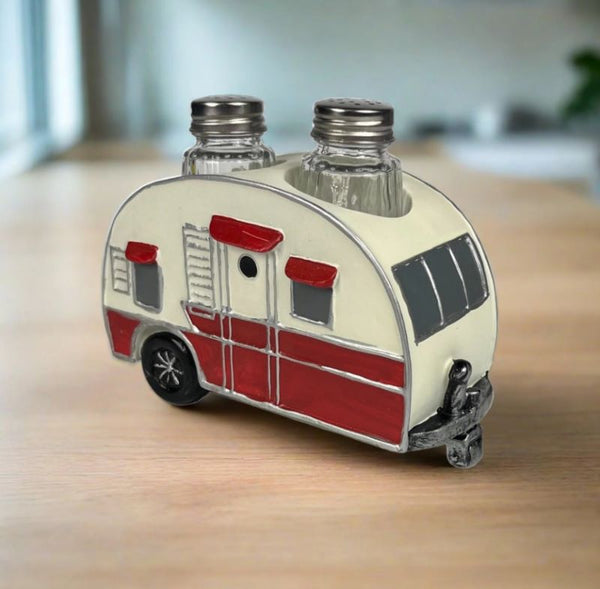 red travel trailer salt and pepper shakers