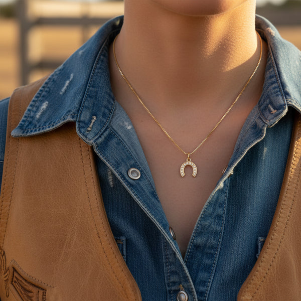 18 inch diamond studded horseshoe necklace