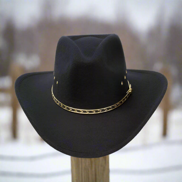 black felt finish pinch front western hat