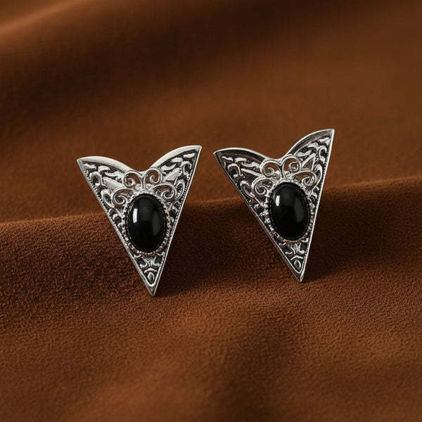 silver collar tips with black stones